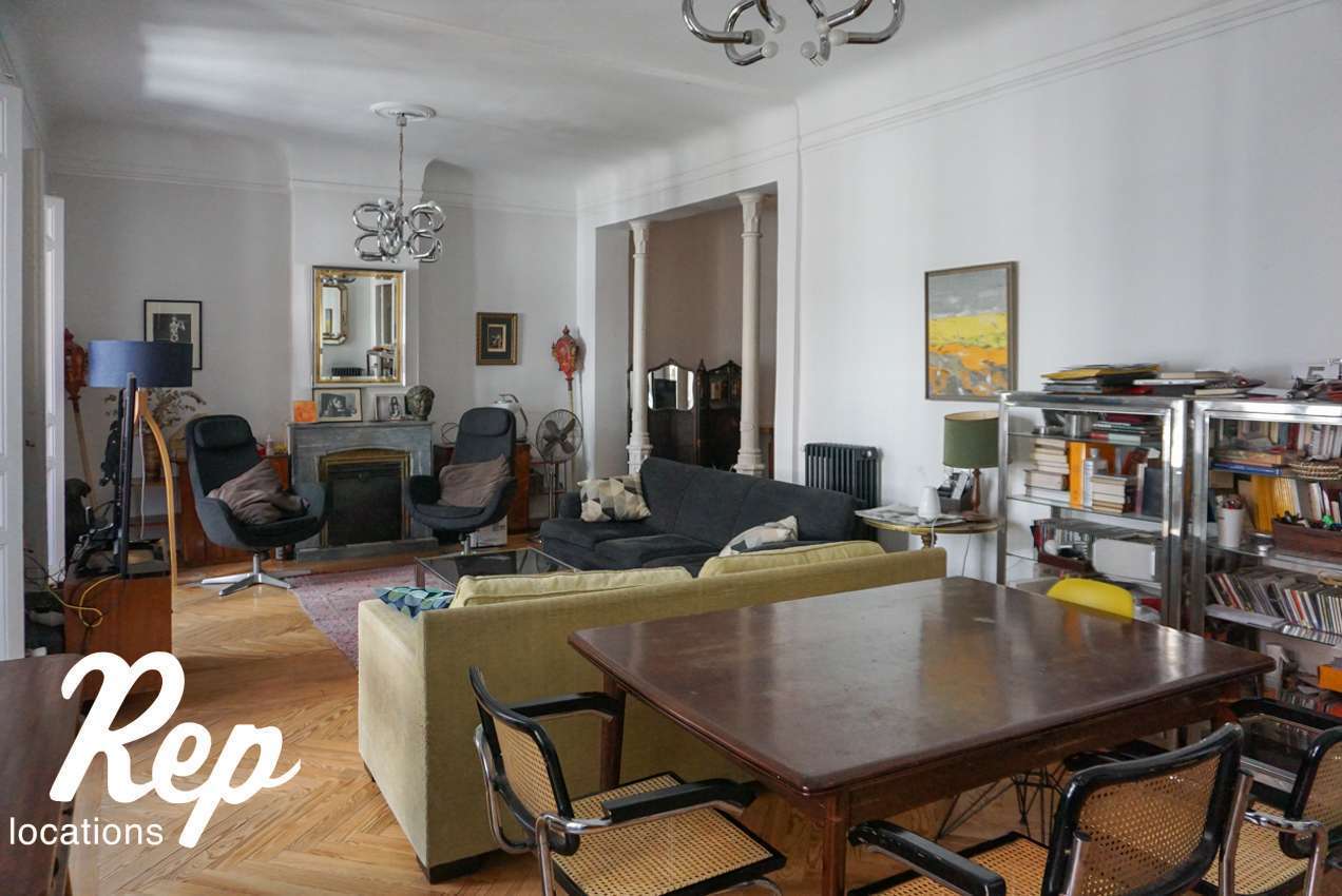 Vintage style living room